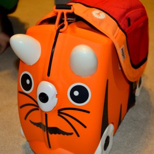trunki review, giveaway, child suitcase
