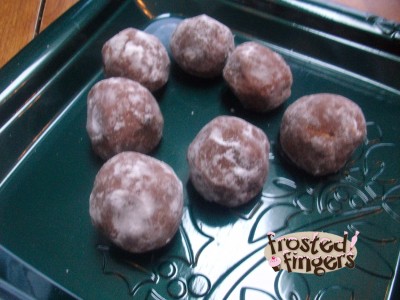 No-Bake Cookie Balls - Frosted Fingers