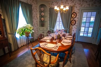 From Junk Pit to Feasting Area: Transforming Your Spare Room into a Dining Room